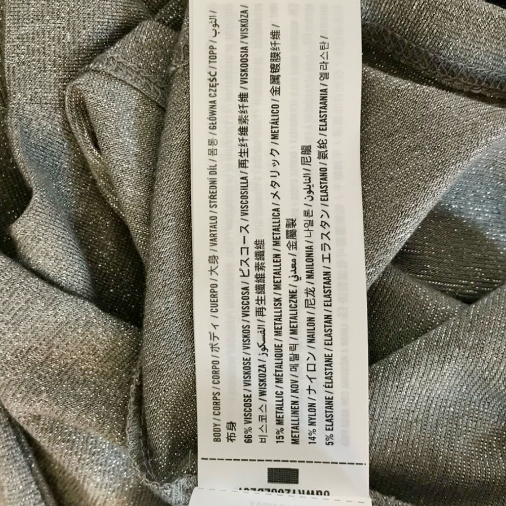 A&F Brand New Women’s Metallic Silver Fitted LS Mock Neck Crop Top size XXS NWT - Picture 15 of 16